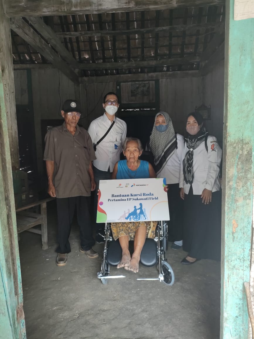 Penyaluran Bantuan Kursi Roda