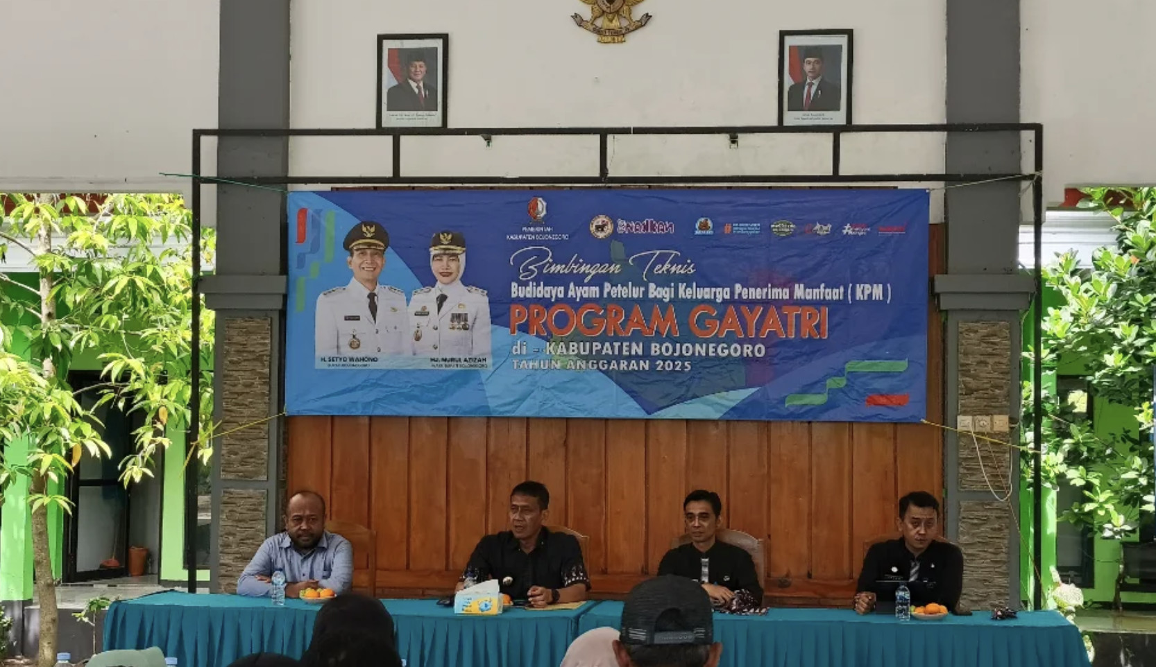 Bimbingan Teknis Budidaya Ayam Petelur bagi KPM Program Gayatri