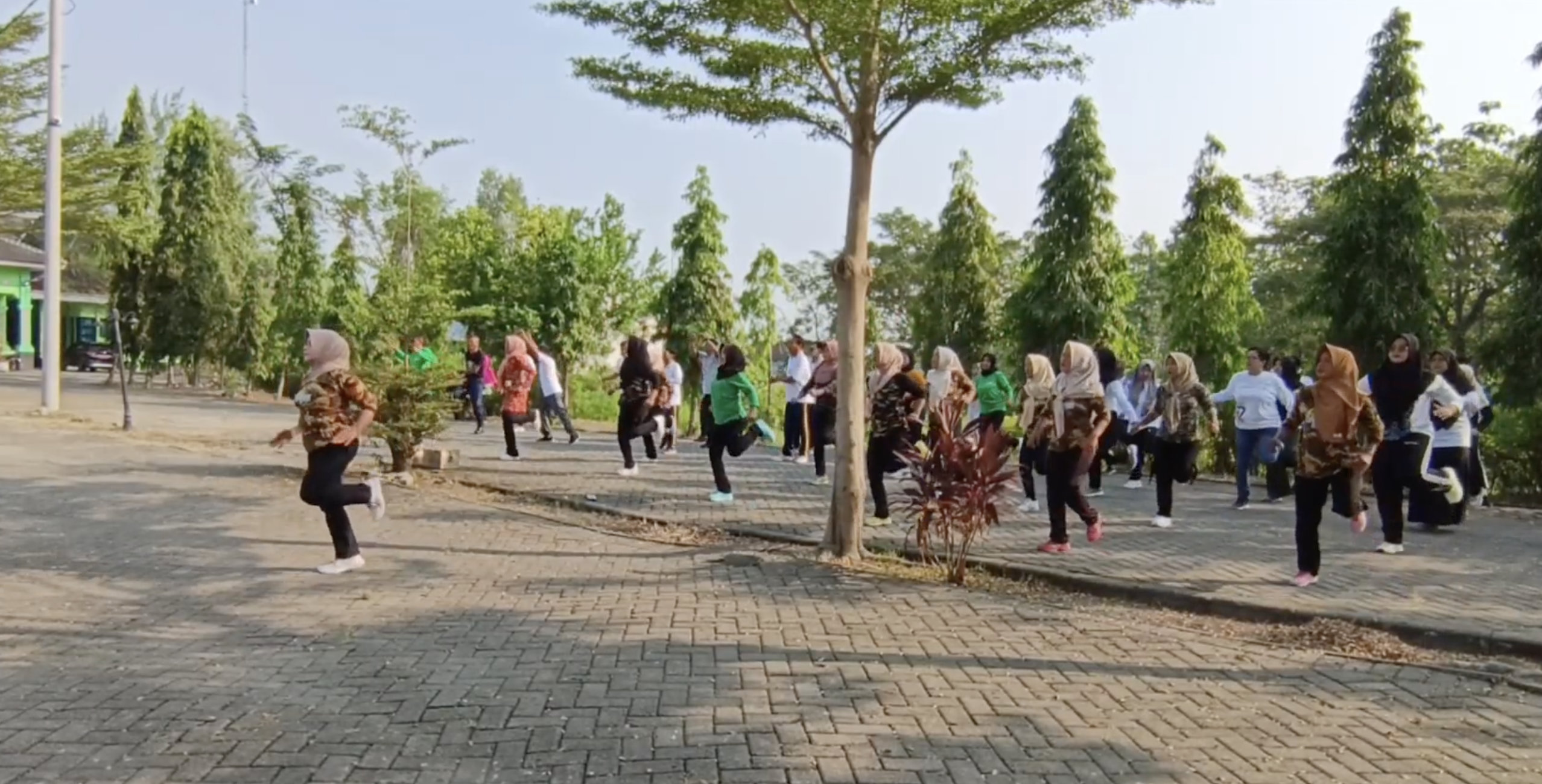 Senam BMM ASN Lingkup Kecamatan Ngasem