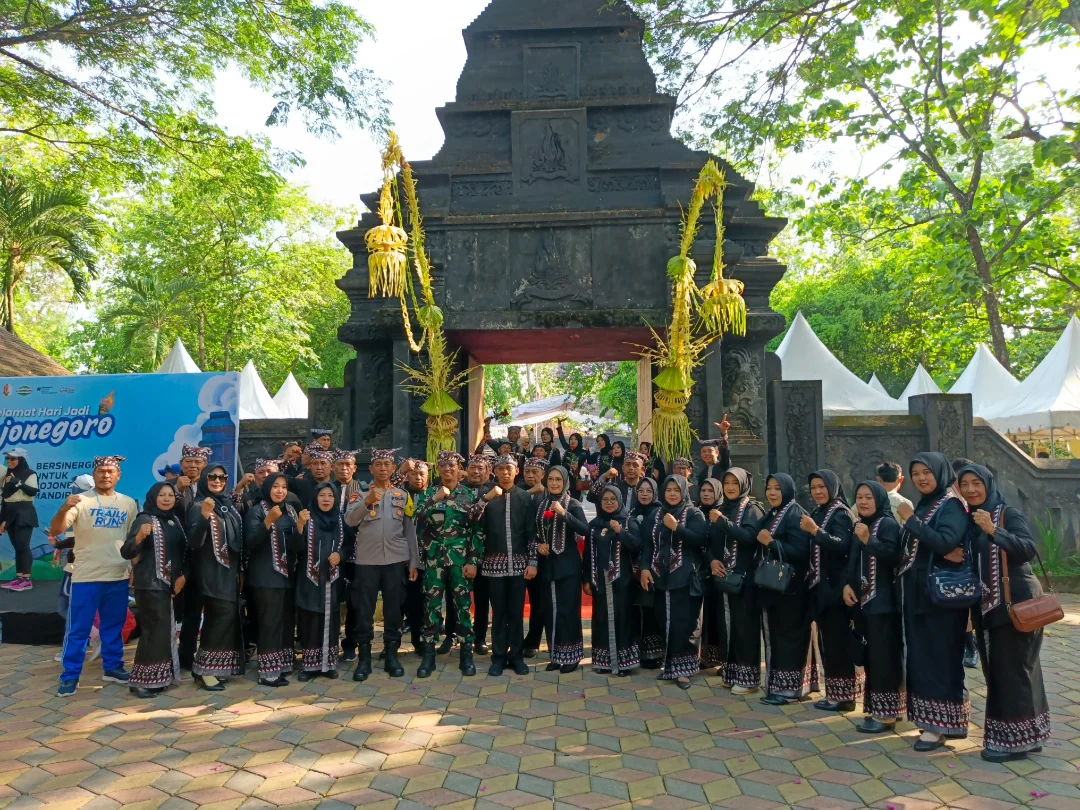 PENGAMBILAN API ABADI PERINGATAN HARI JADI BOJONEGORO KE-348