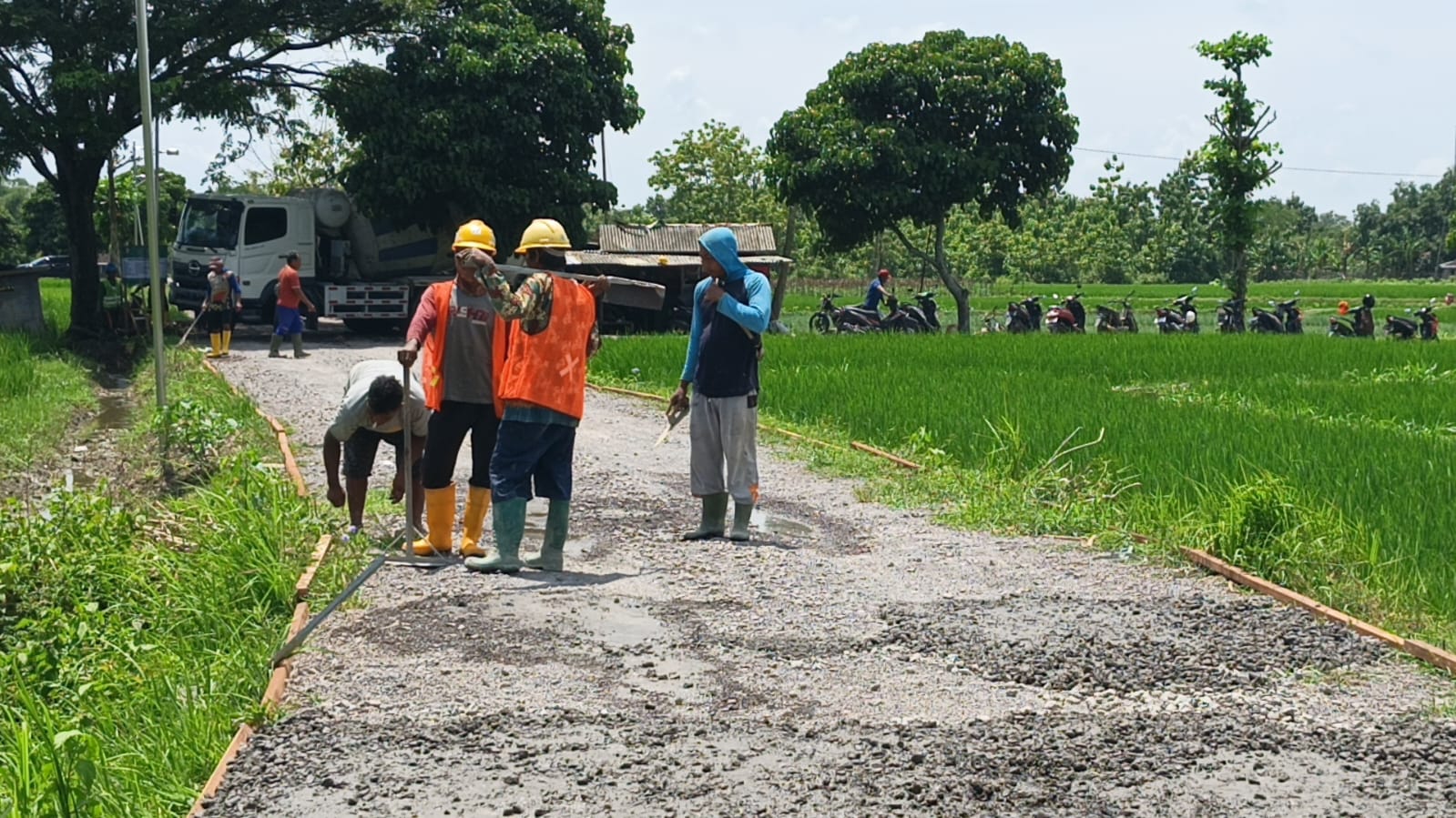 Pembangunan Jalan Rigid Beton Desa Ngasem