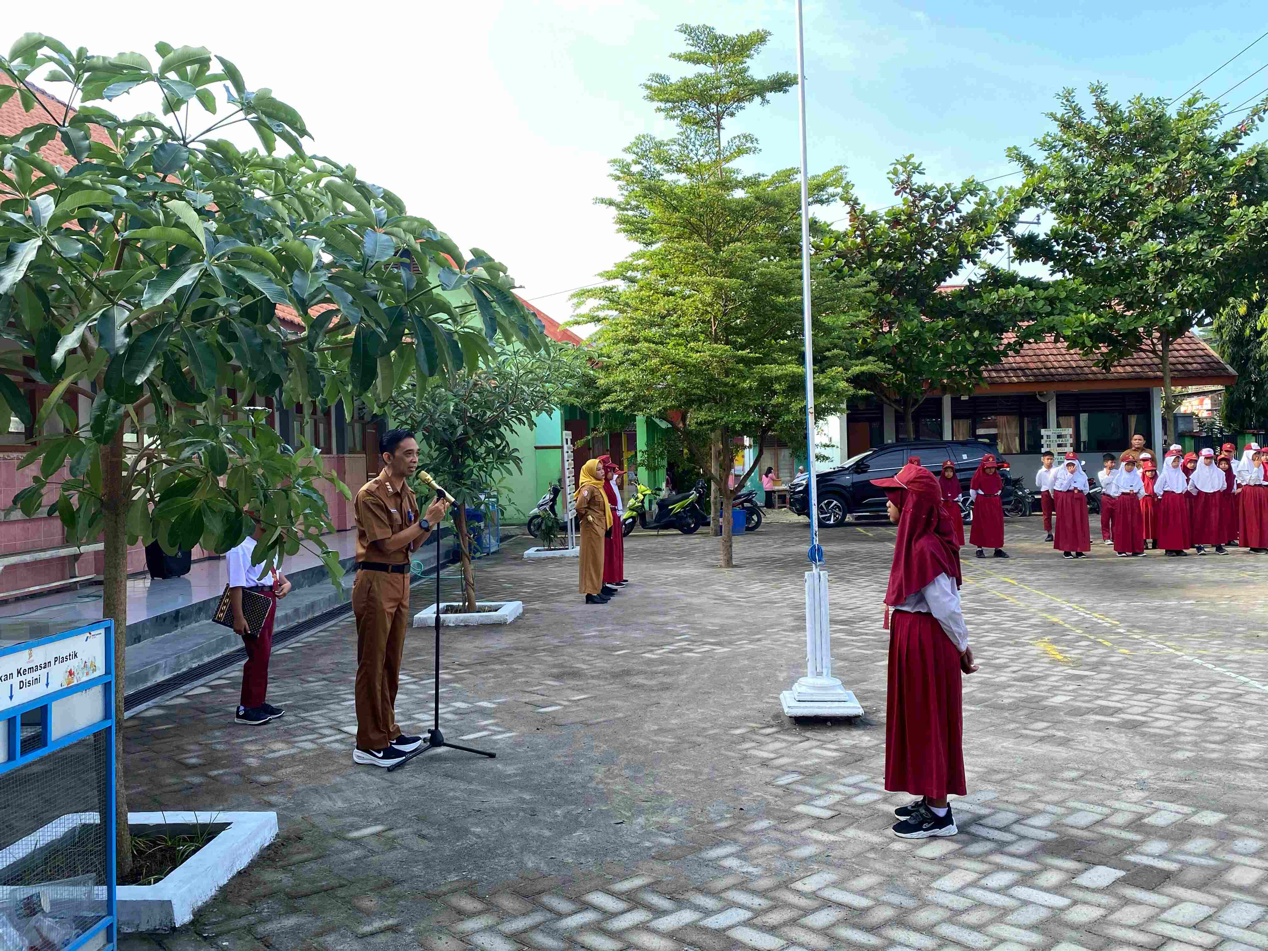 Pembina Upacara dan Apresiasi Prestasi Siswa 🏫🏆