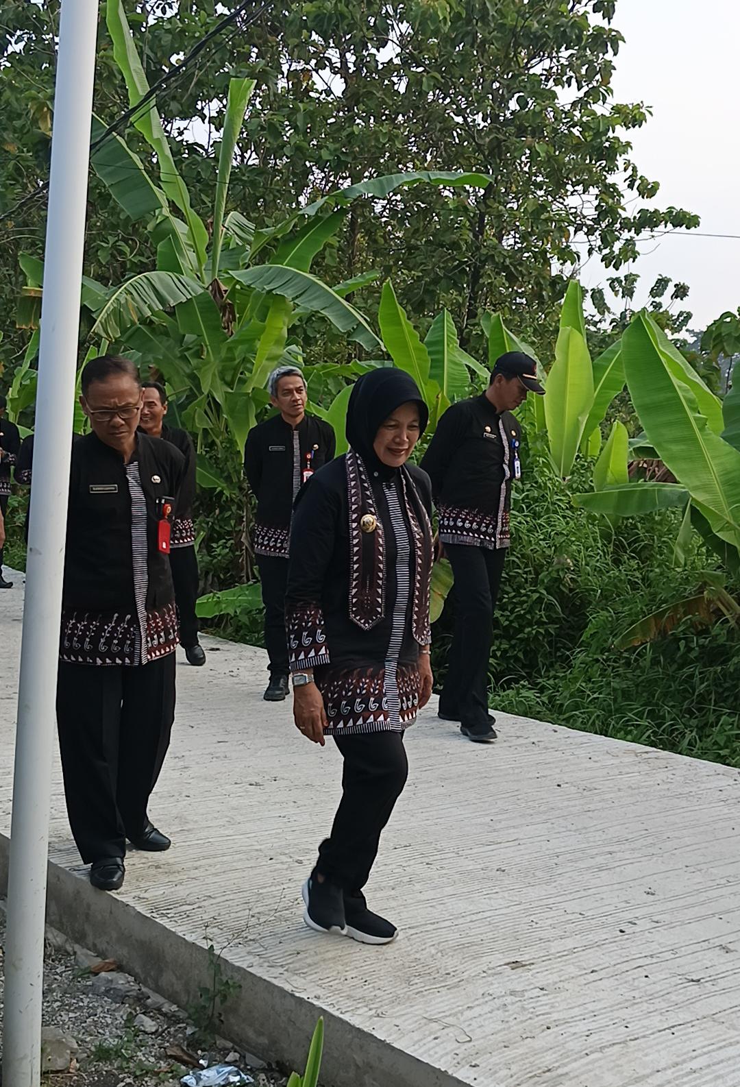 MONITORING & EVALUASI: PENINJAUAN LAPANGAN TIM MITIGASI RISIKO BKKD DI DESA TENGGER