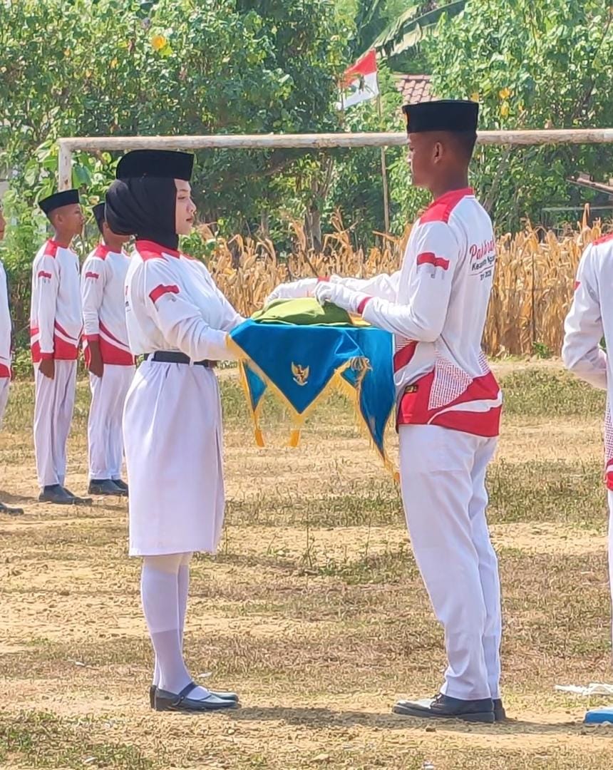 GLADI BERSIH PENGIBARAN BENDERA MERAH PUTIH
