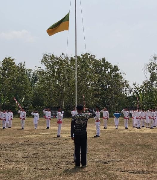 GLADI BERSIH PENURUNAN BENDERA MERAH PUTIH