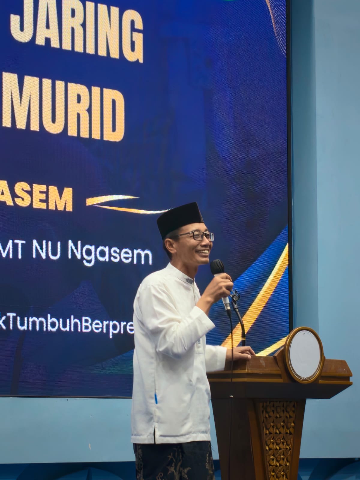 CAMAT NGASEM MENGHADIRI JARING ASPIRASI WALI MURID SMPN 1 NGASEM